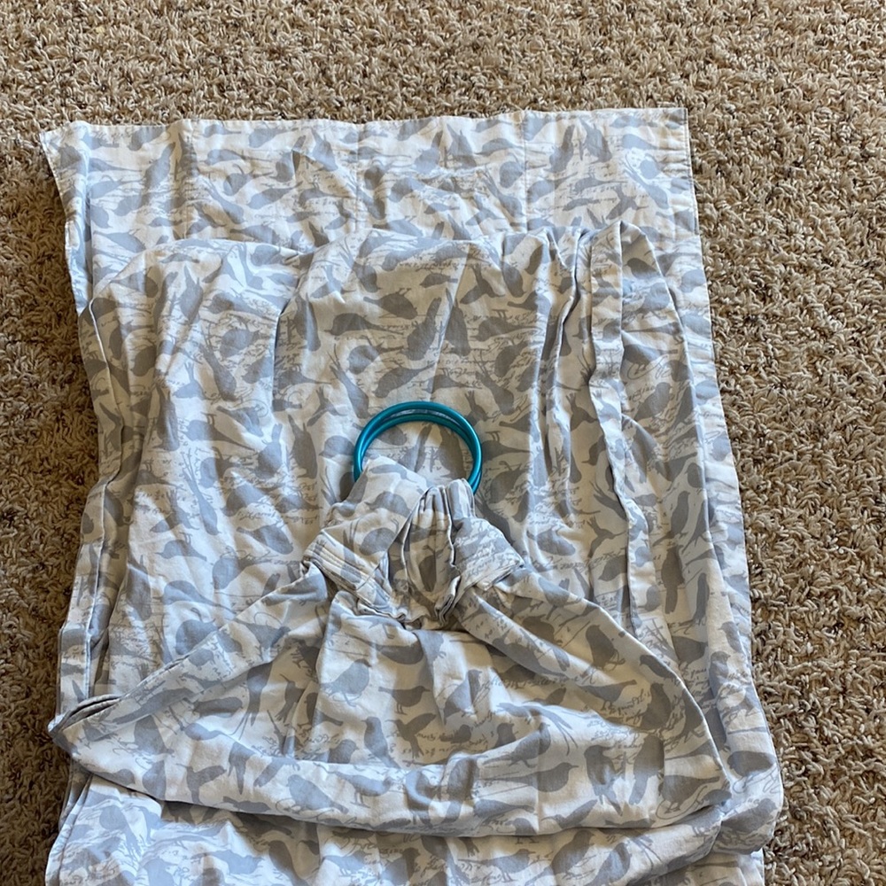 Ring sling with crow fabric and blue rings
